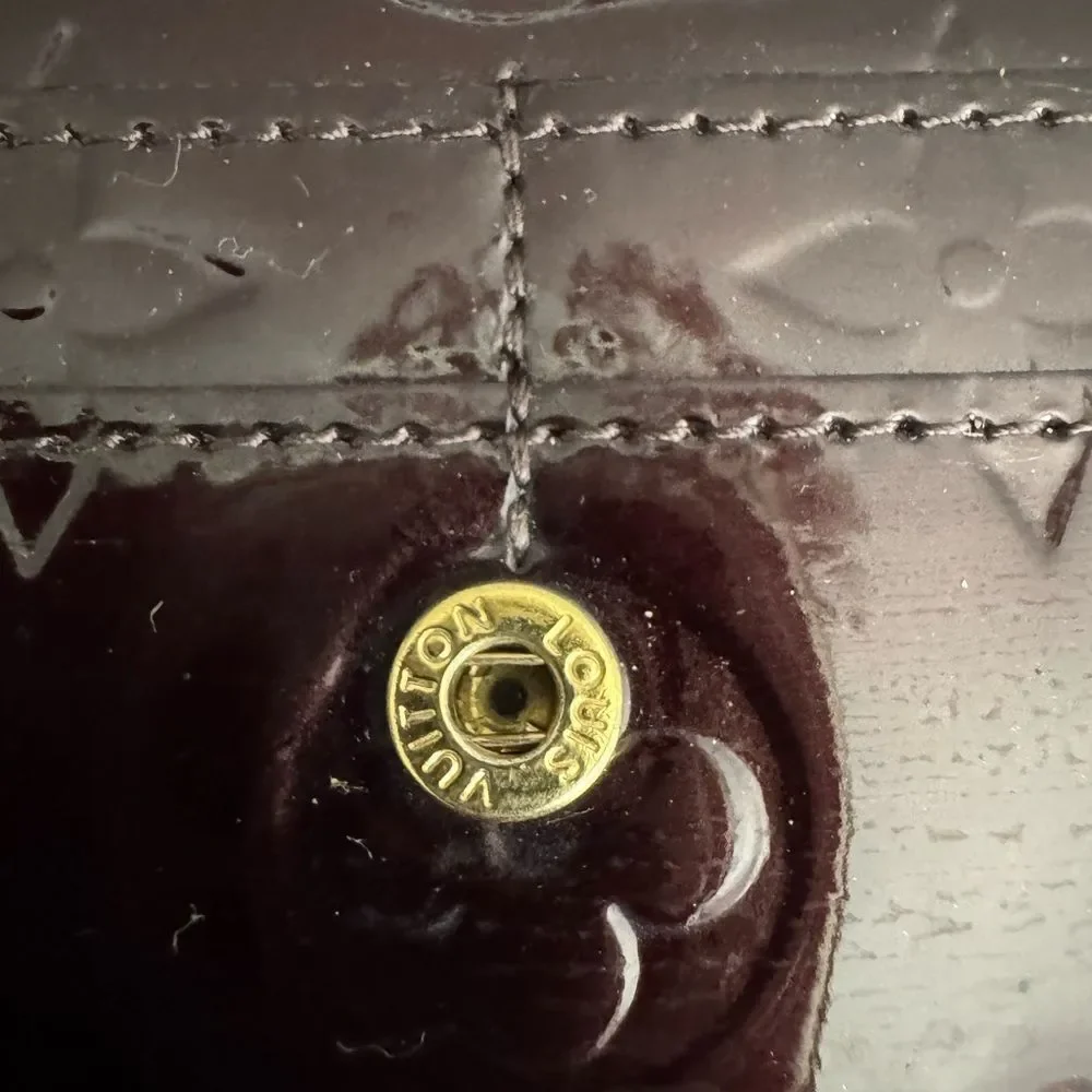 Louis Vuitton Vernis Amarant Sarah Wallet